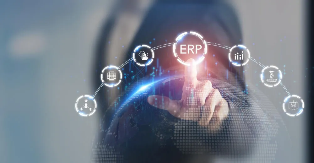 Ilustración de interfaz de software ERP para constructoras mostrando control de proyectos y gestión financiera integral.